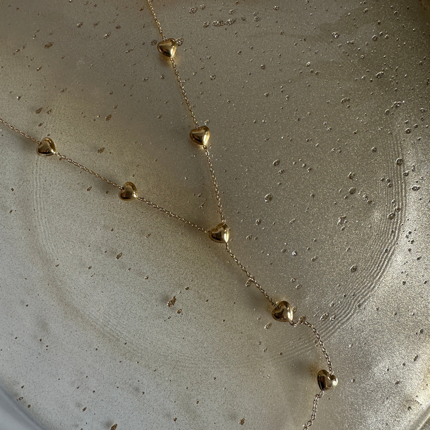 Heartline Chain gold-tone necklace – detail view