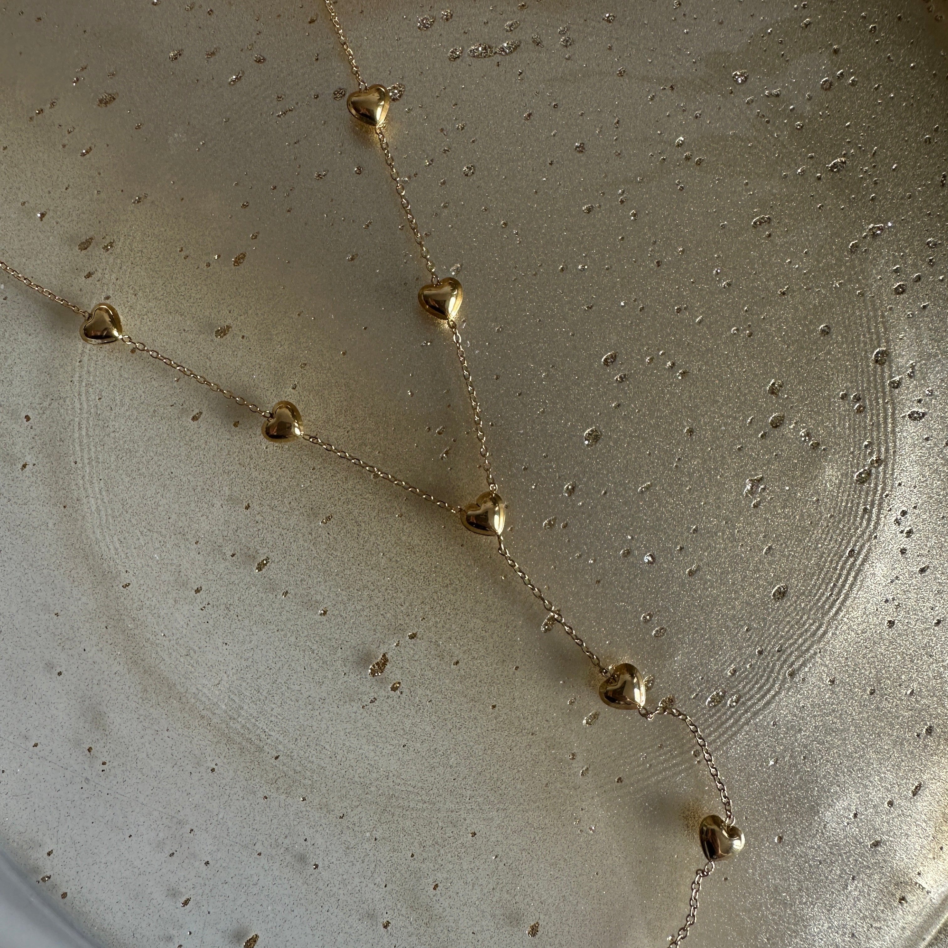 Heartline Chain gold-tone necklace – detail view